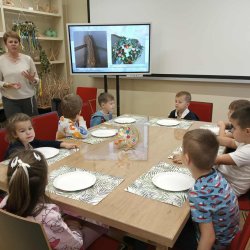 7a0c4381-2498-4fe7-a2dd-b8562d472a25 1